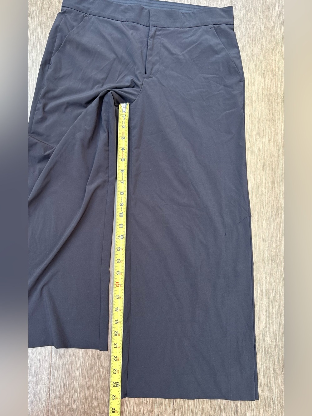 Athleta Tribeca Cropped Flowy Mid-Rise Pants In Black Size 8 - Picture 8 of 14